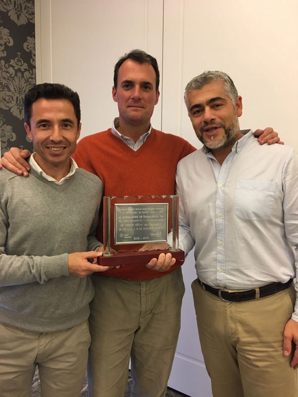 Hispalgan recibe placa conmemorativa