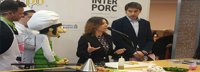 Los niños aprenden a cocinar recetas saludables con carne de cerdo de capa blanca de la mano del Chef Pepo
