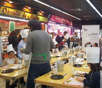 Los niños aprenden recetas saludables con carne de cerdo