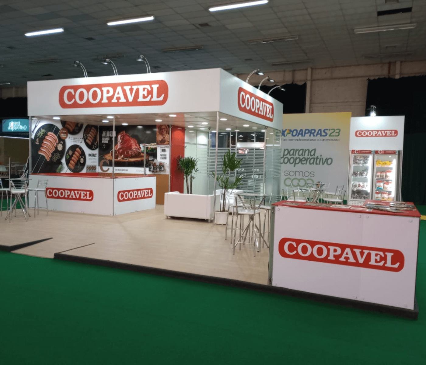 Coopavel apresenta cortes de carnes e lançamentos durante a ExpoApras