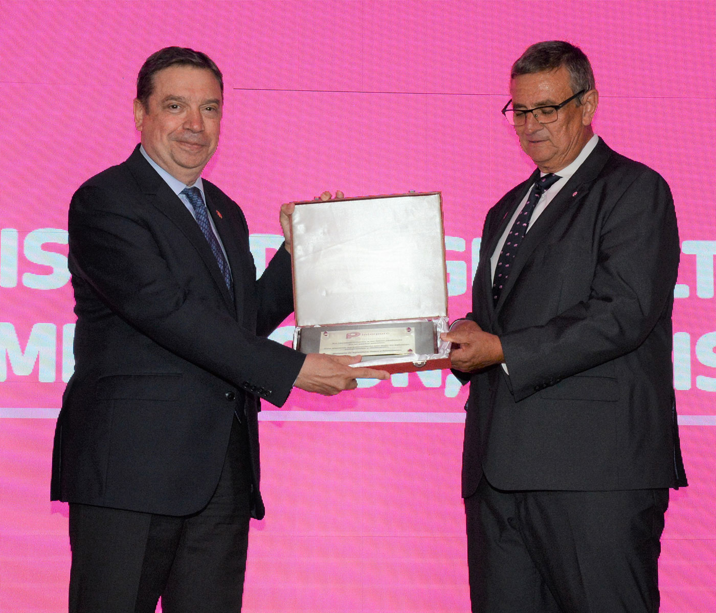 El MAPA ha recibido el reconocimiento de INTERPORC por el apoyo al sector porcino