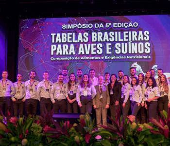 Mais de 500 pessoas prestigiam o 5º Simpósio das Tabelas Brasileiras para Aves e Suínos. (Foto: Divulgação evento)