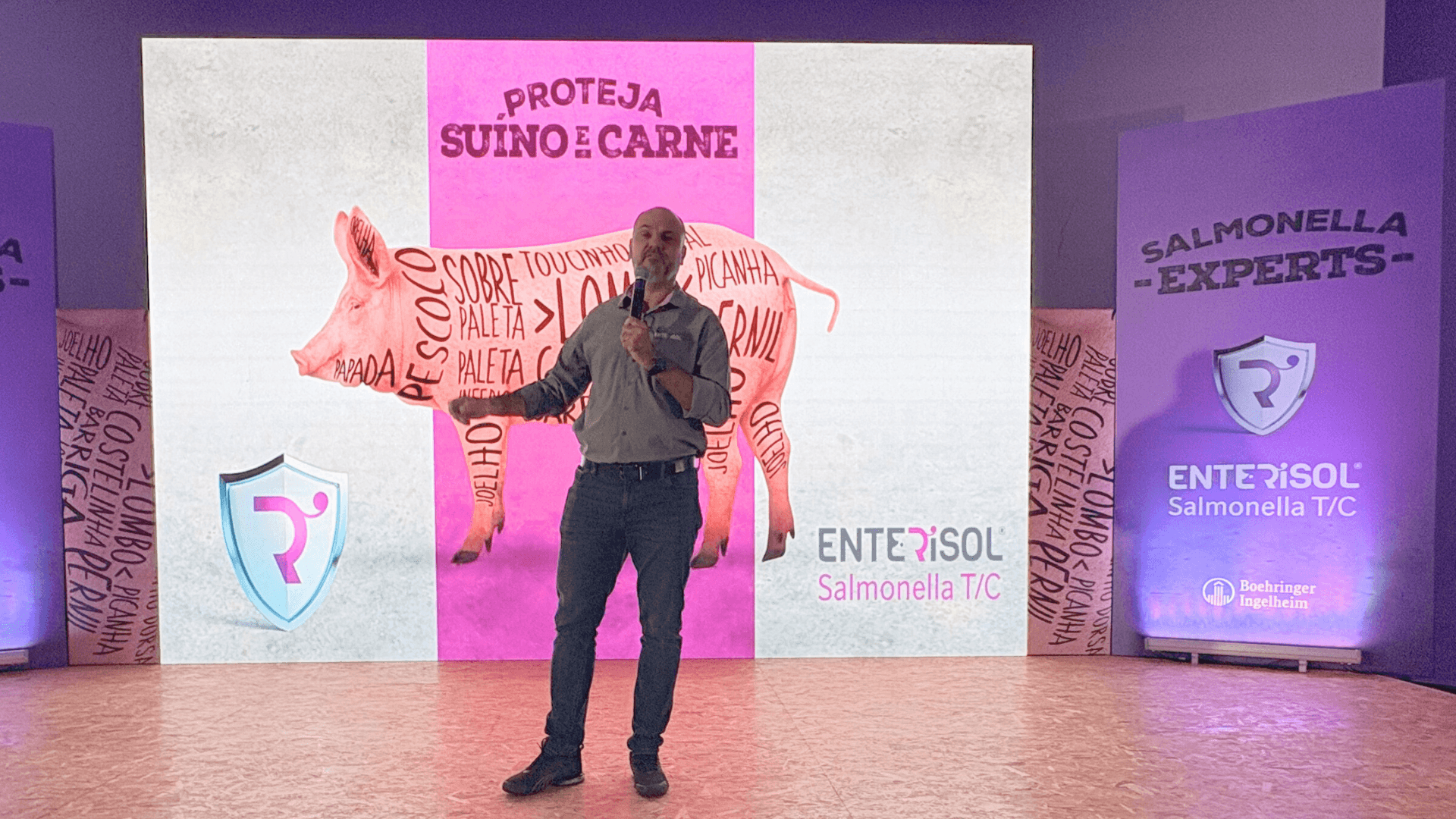 Abílio Alessandri destaca a salmonelose como um desafio que vai além da saúde animal, impactando toda a cadeia produtiva e a qualidade dos alimentos.