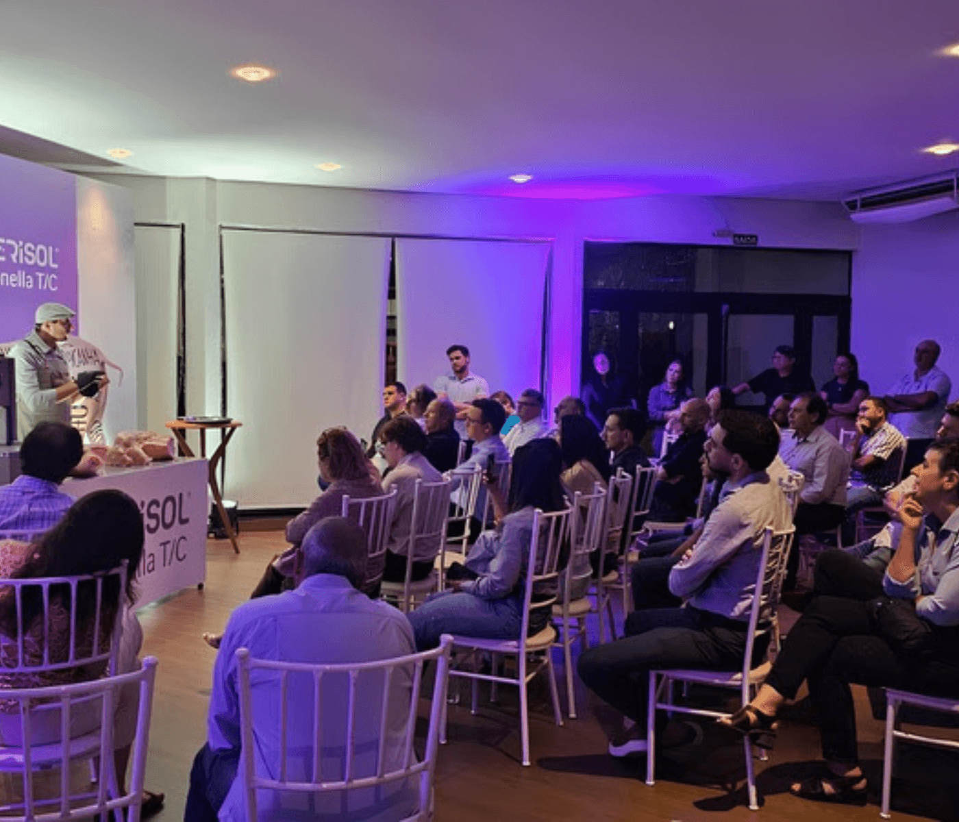 Boehringer Ingelheim reúne especialistas da suinocultura para debater sobre salmonelose